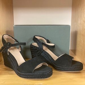 NEW IN THE BOX HOBBS OF LONDON WOMEN SHOES SIZE 9